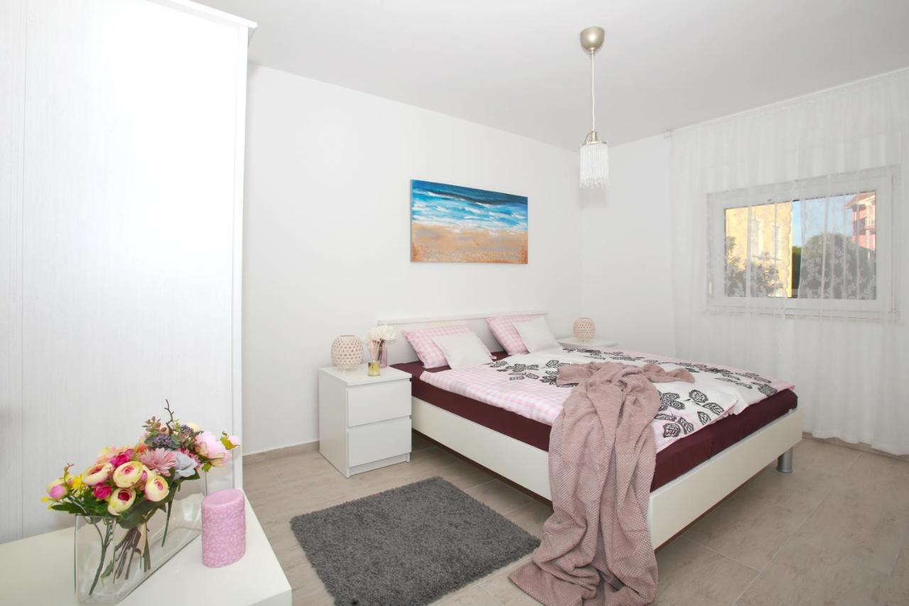 Apartments Melin Malinska Bagian luar foto