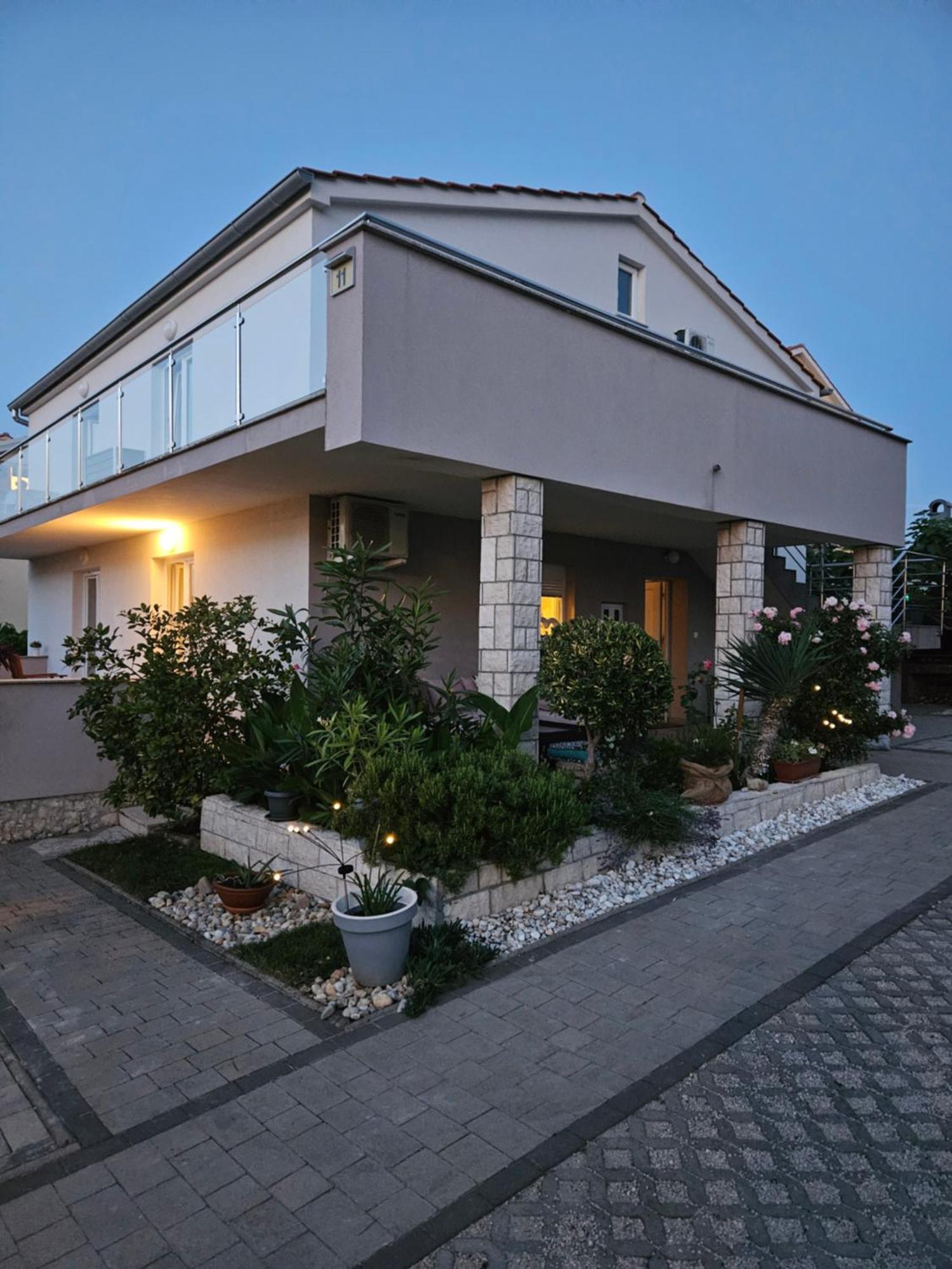 Apartments Melin Malinska Bagian luar foto