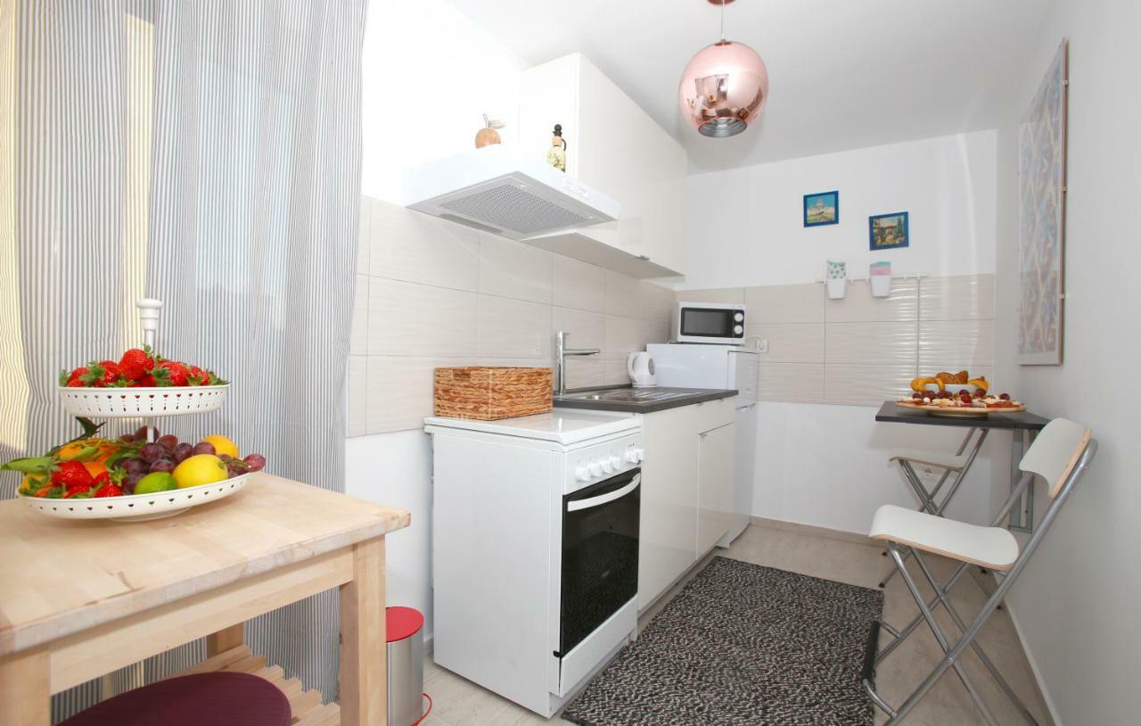 Apartments Melin Malinska Bagian luar foto