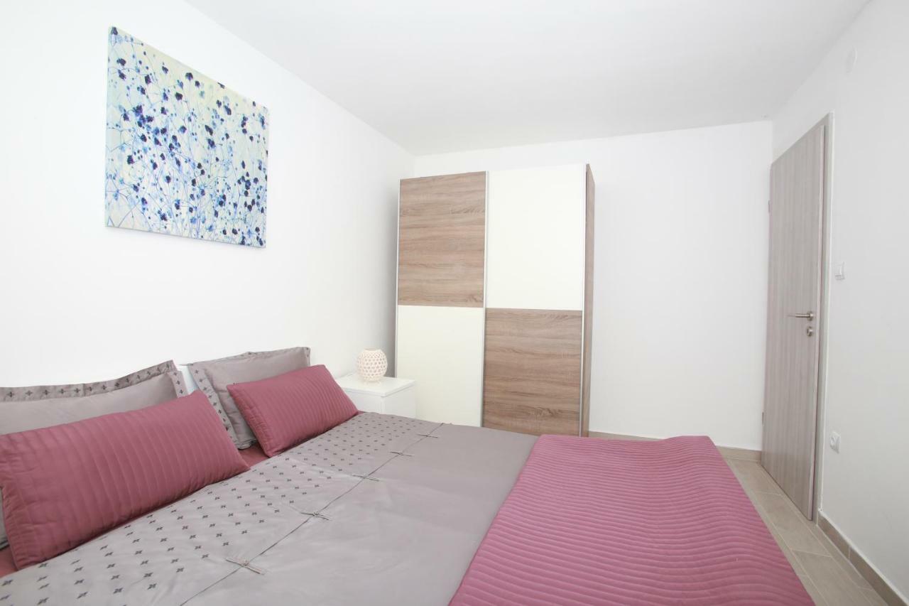 Apartments Melin Malinska Bagian luar foto