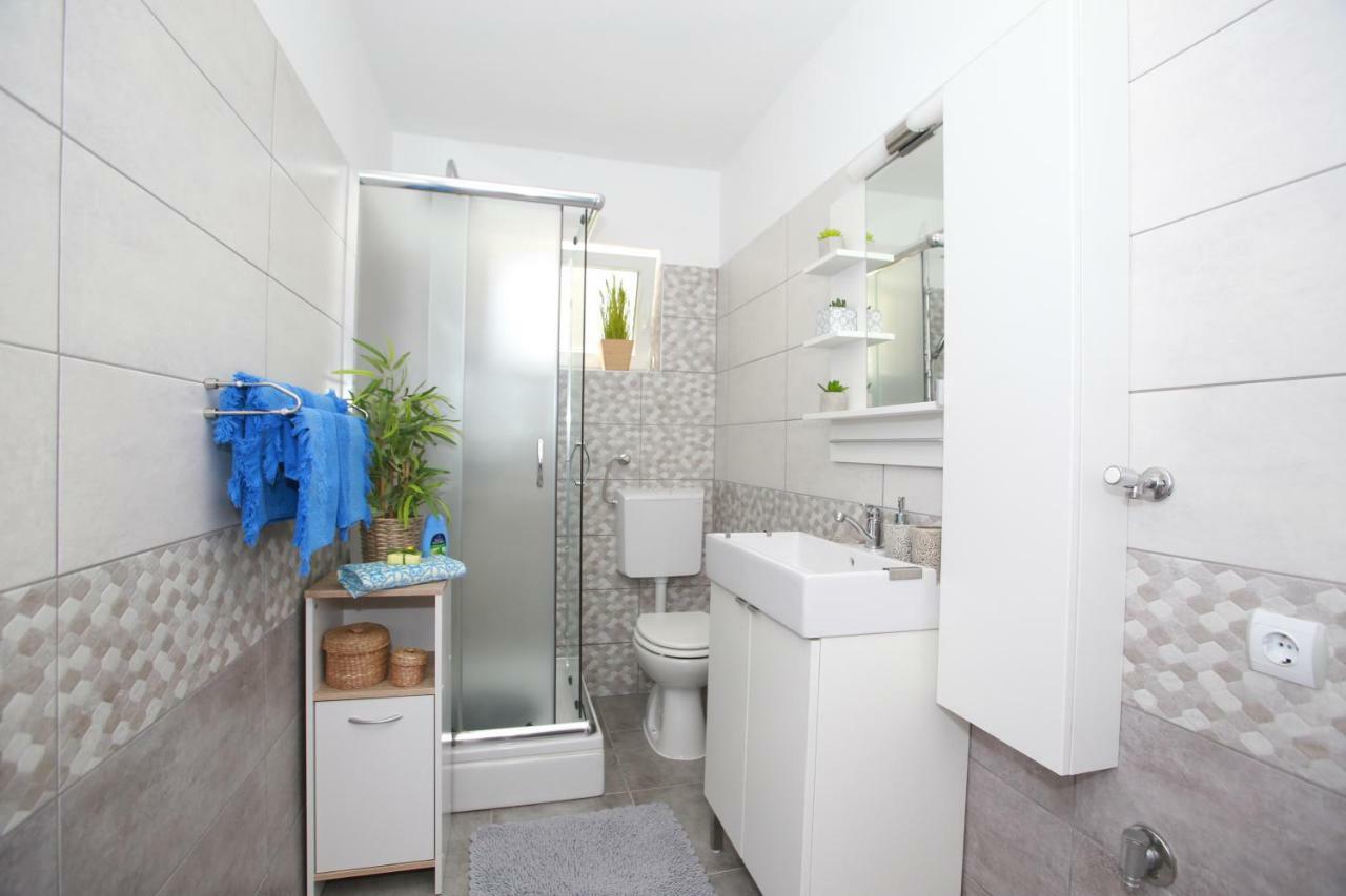 Apartments Melin Malinska Bagian luar foto